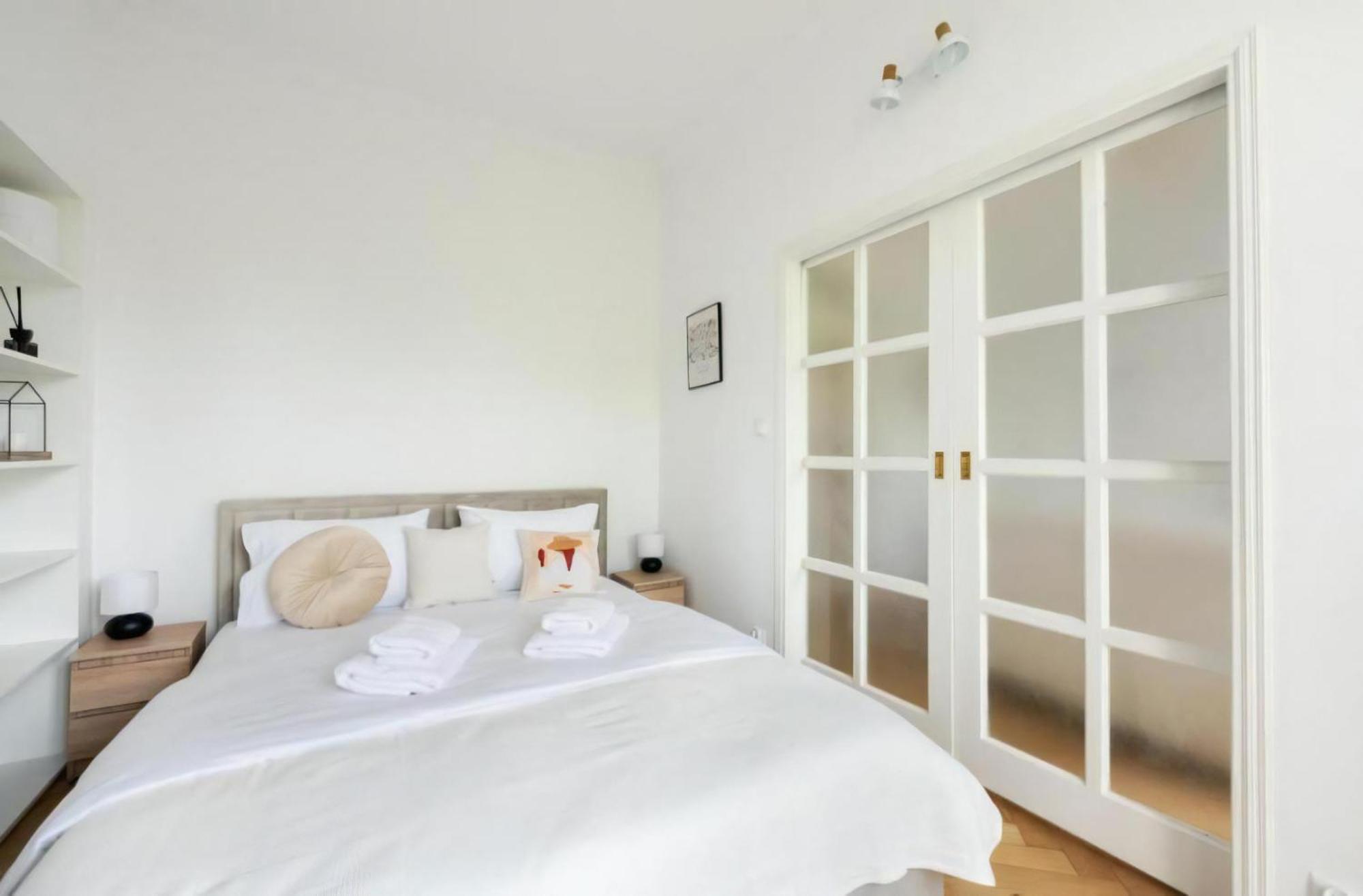 Plac Konstytucji 2 By Nyx Apartament